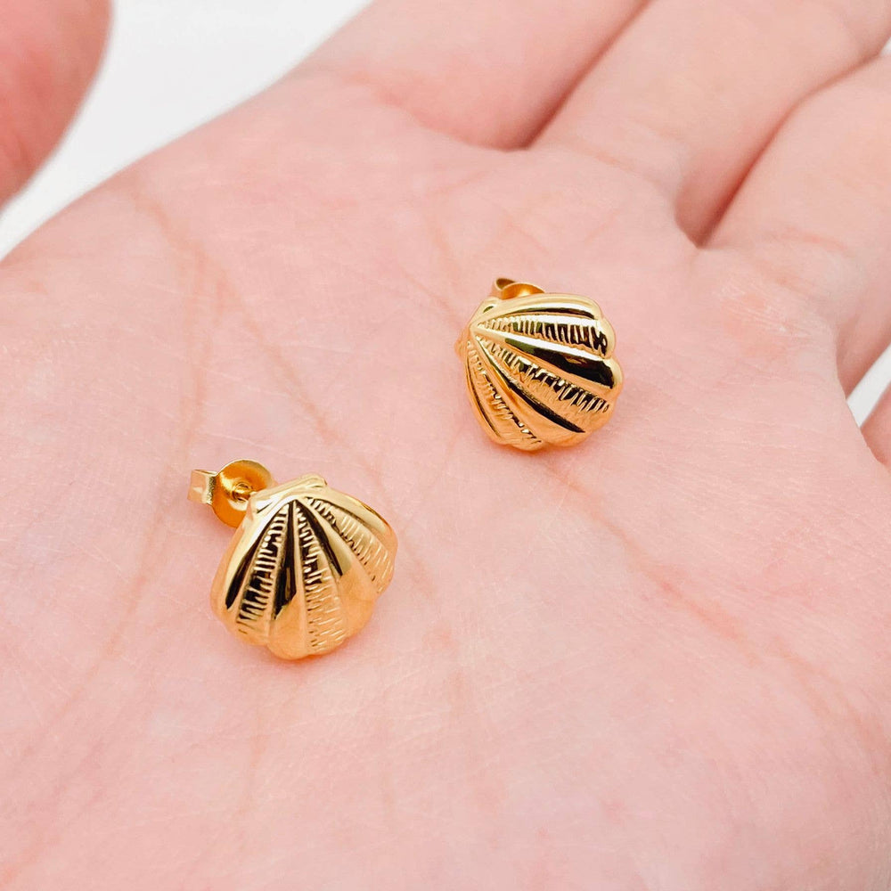 Earrings18K Gold Shell Studs